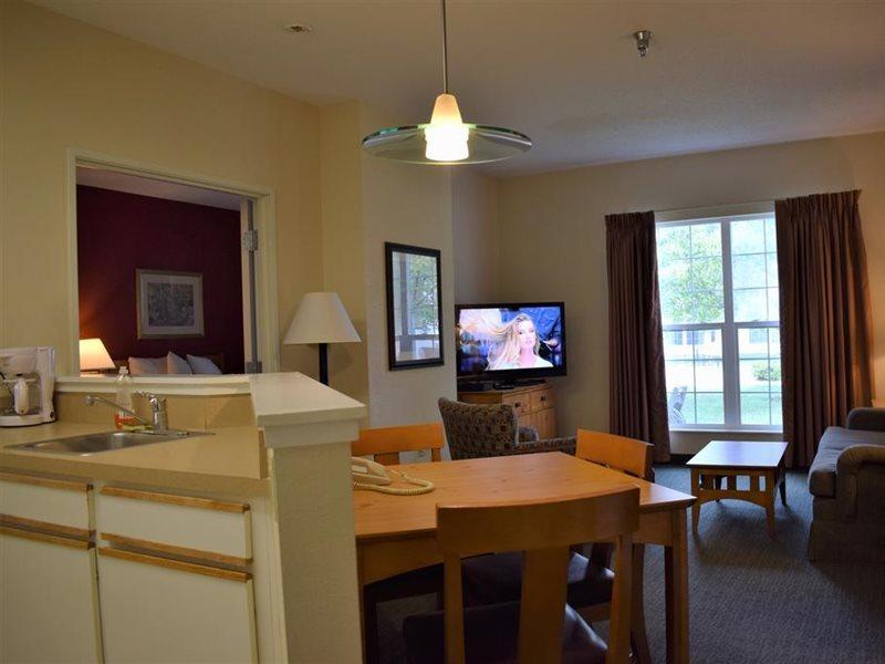 Baymont By Wyndham Wichita East Hotell Eksteriør bilde