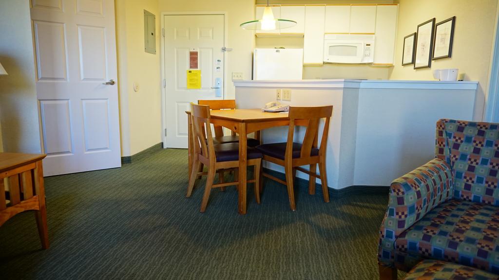 Baymont By Wyndham Wichita East Hotell Eksteriør bilde