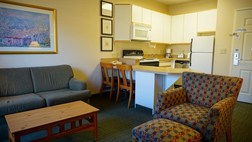 Baymont By Wyndham Wichita East Hotell Eksteriør bilde