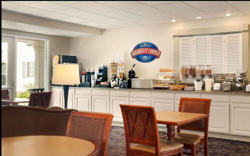 Baymont By Wyndham Wichita East Hotell Eksteriør bilde